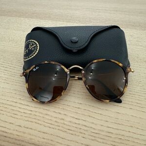 Ray Ban round fleck 2447